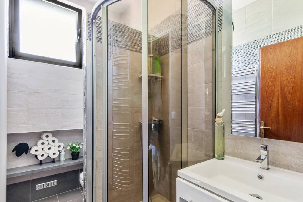 Photo of Bathroom in Varaville