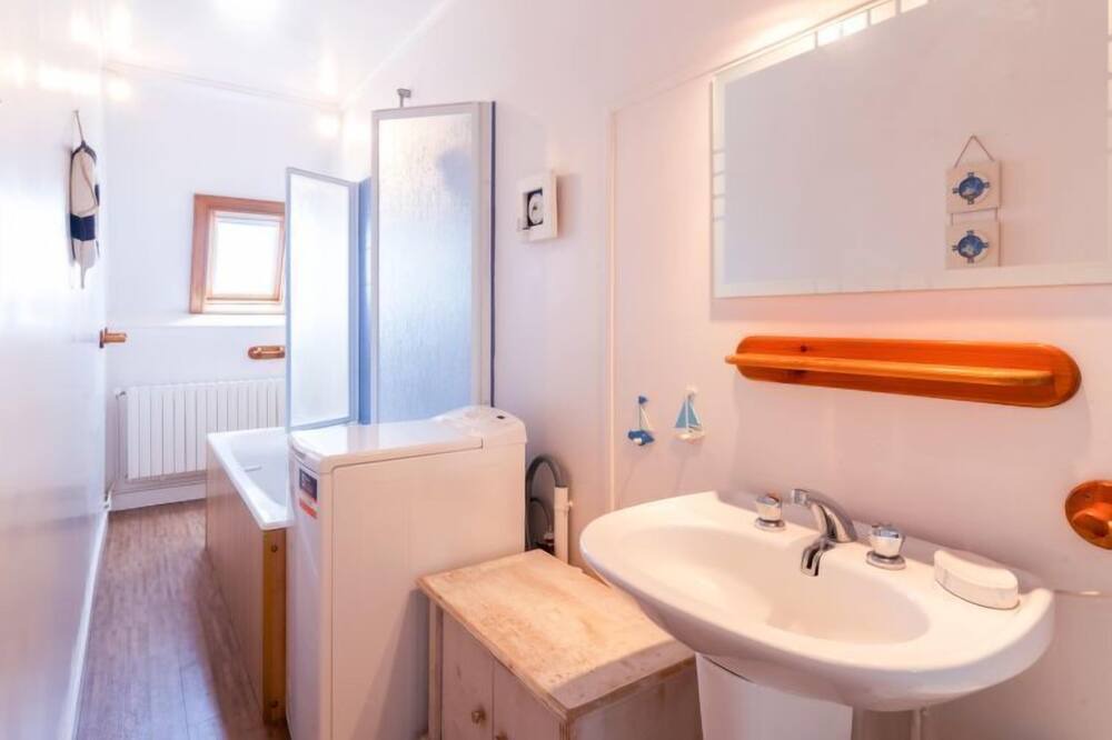 Photo of Bathroom in Varaville