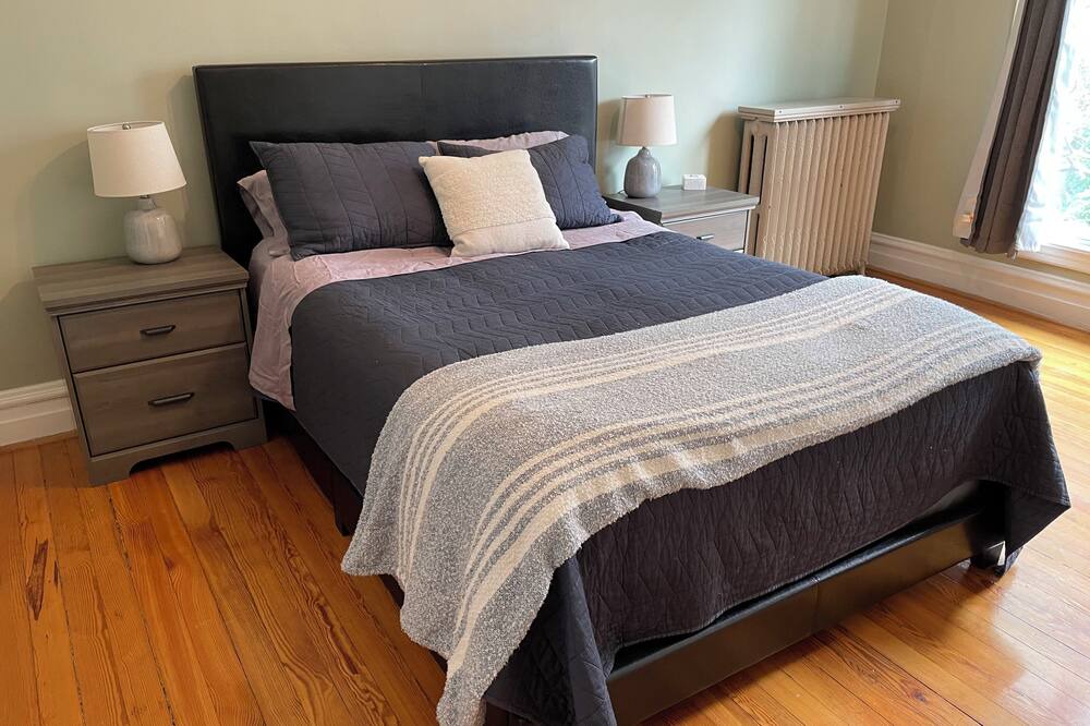 Photo of Bedroom in Oak Park
