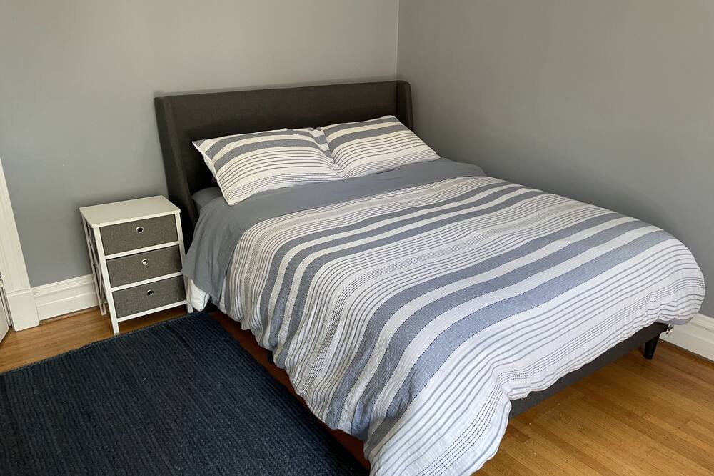 Photo of Bedroom in Oak Park