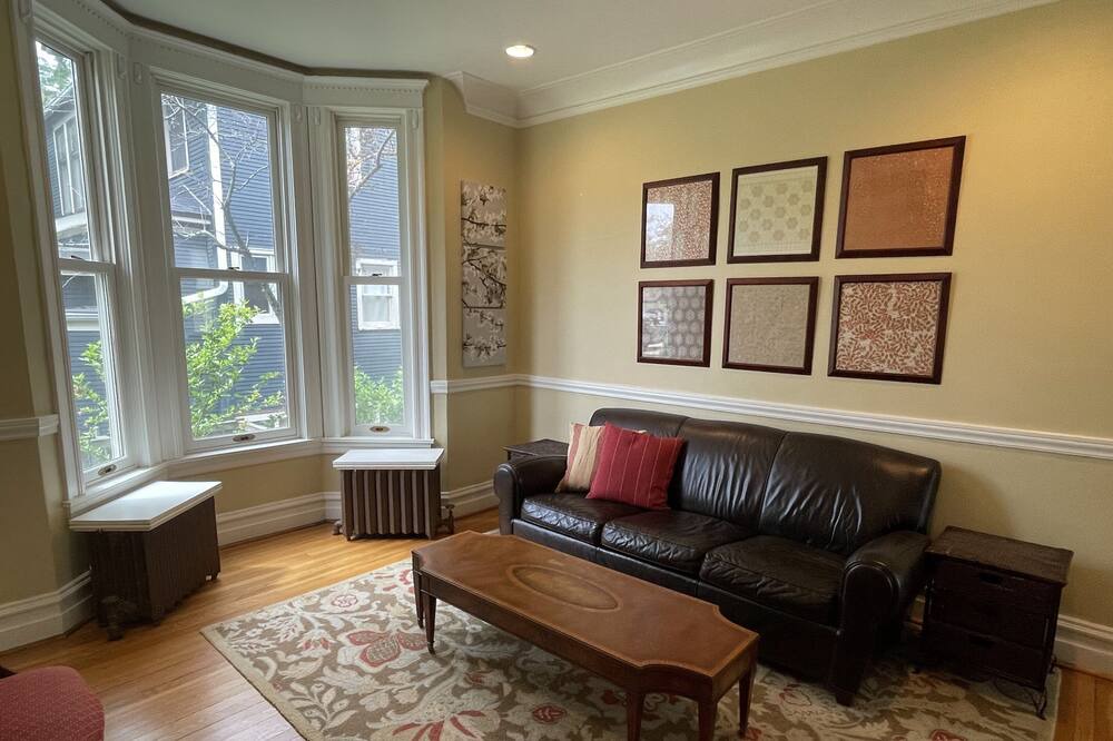 Photo of Livingroom in Oak Park