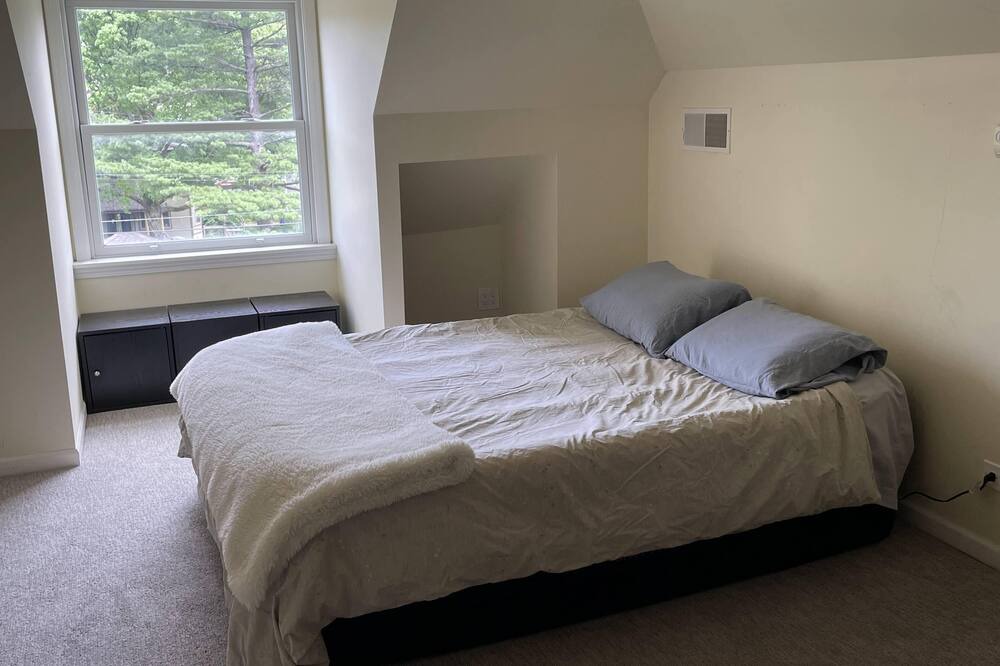Photo of Bedroom in Oak Park