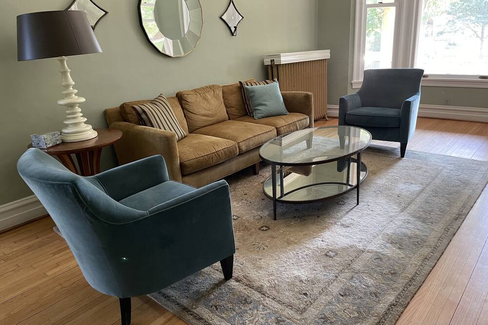 Photo of Livingroom in Oak Park