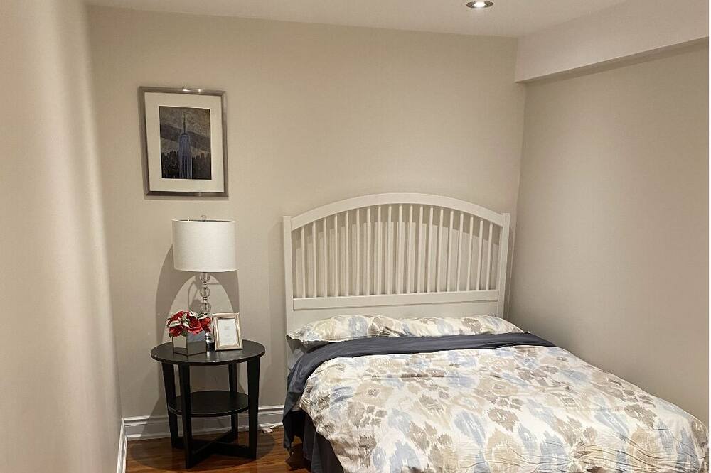 Photo of Bedroom in Richmond Hill