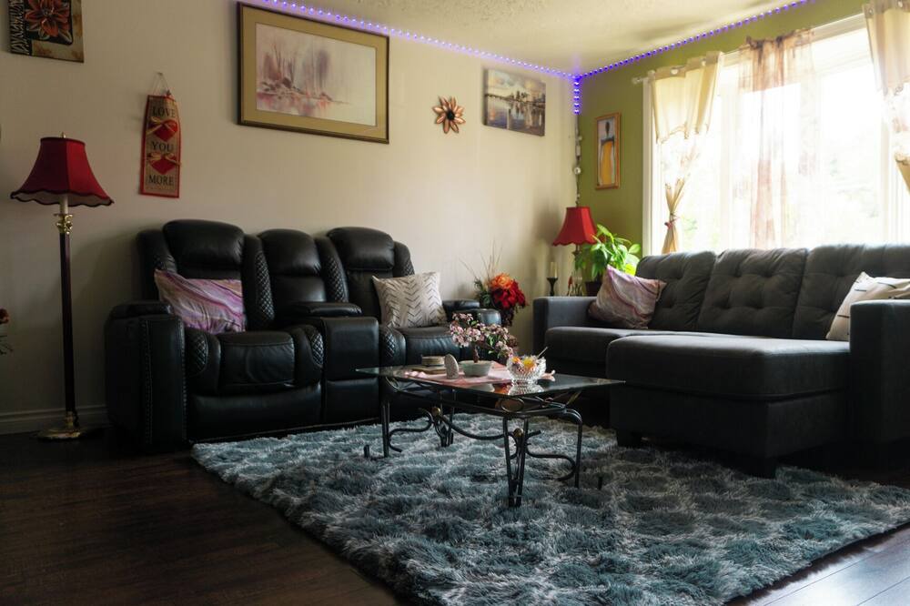 Photo of Livingroom in Thunder Bay