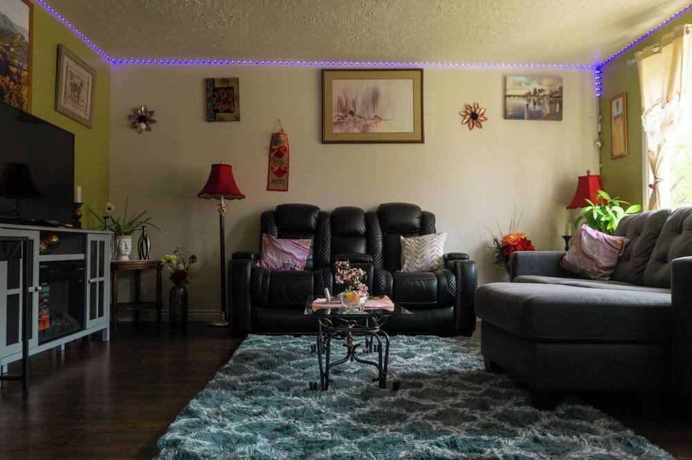 Photo of Livingroom in Thunder Bay