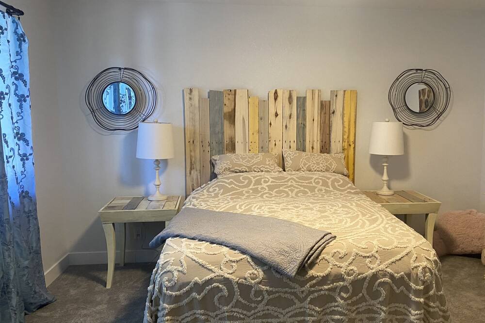 Photo of Bedroom in Pollock Pines