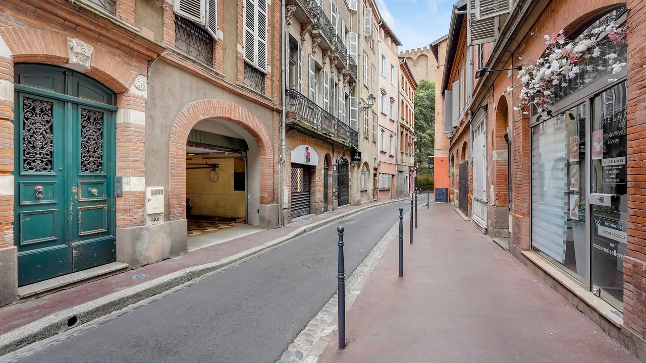 Photo of Outdoor in Carmes