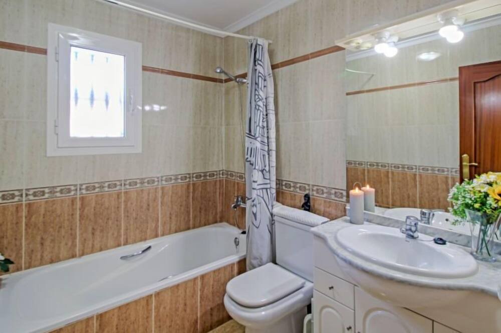 Photo of Bathroom in La Empedrola