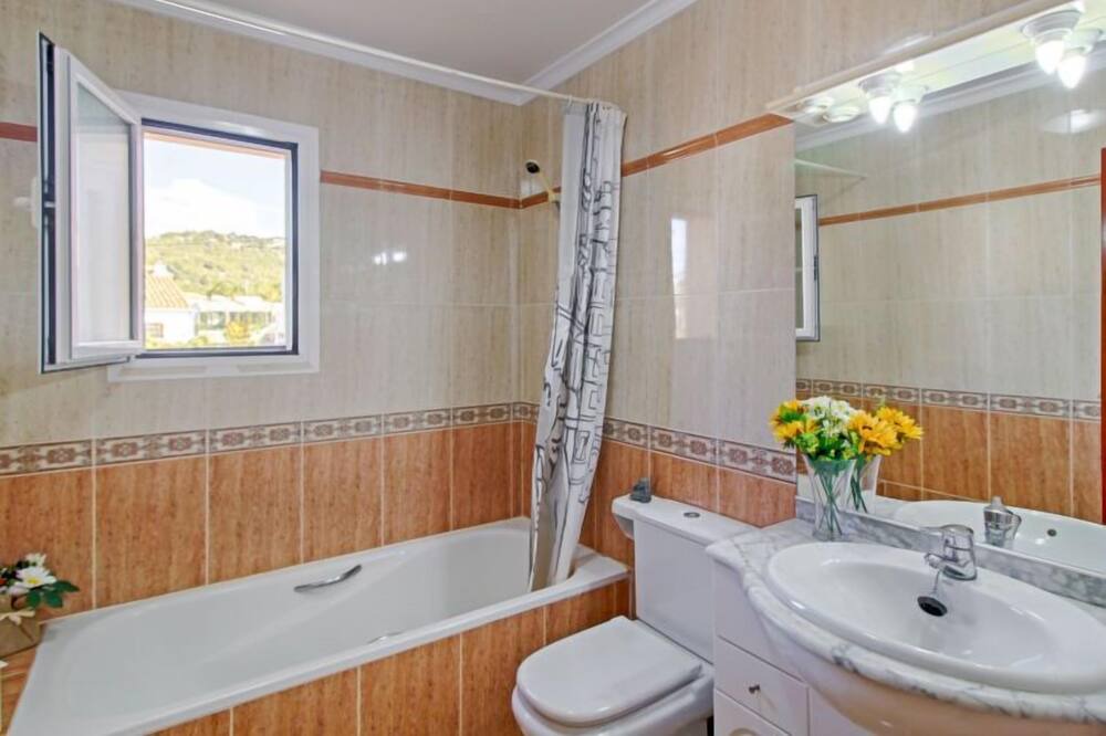 Photo of Bathroom in La Empedrola