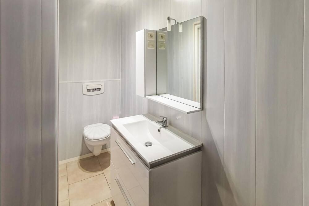 Photo of Bathroom in Saint-Julien-des-Landes