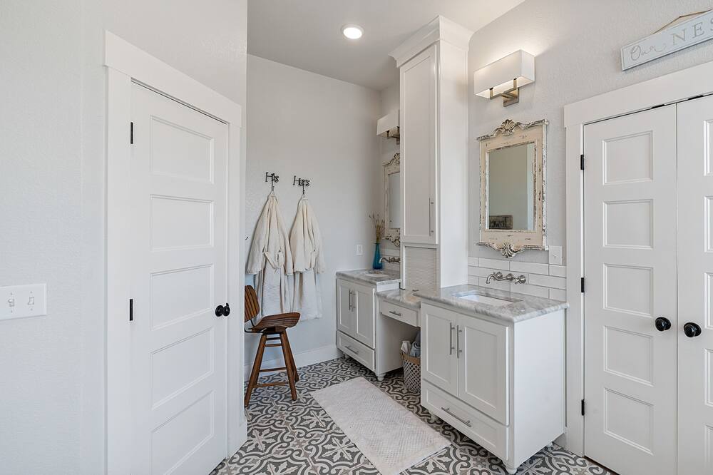 Photo of Bathroom in Cotton Gin
