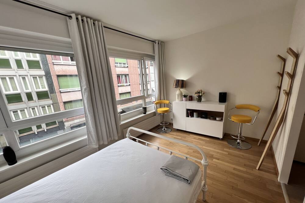 Photo of Bedroom in Downtown Geneva