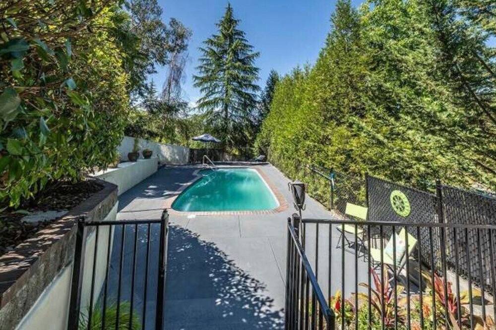 Photo of Outdoor in Medford