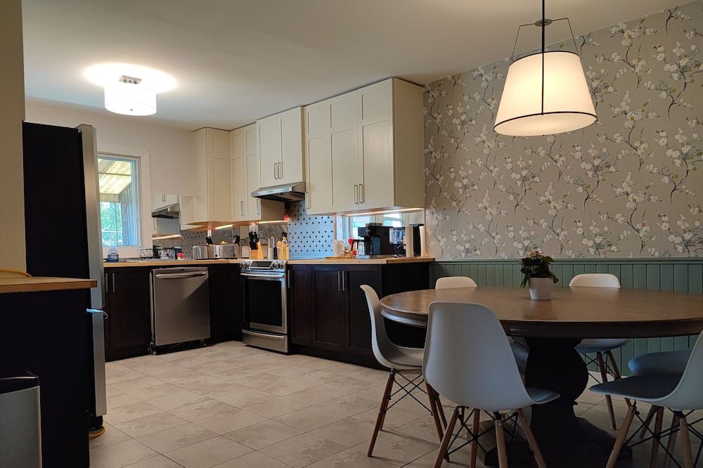 Photo of Kitchen in Laval-des-Rapides
