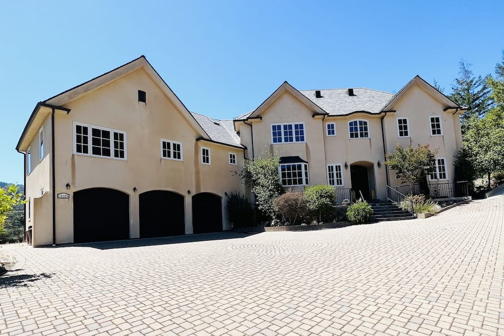 Photo of Outdoor in Saratoga