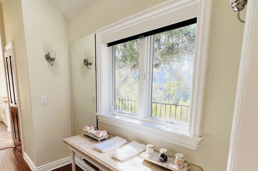 Photo of Bedroom in Saratoga