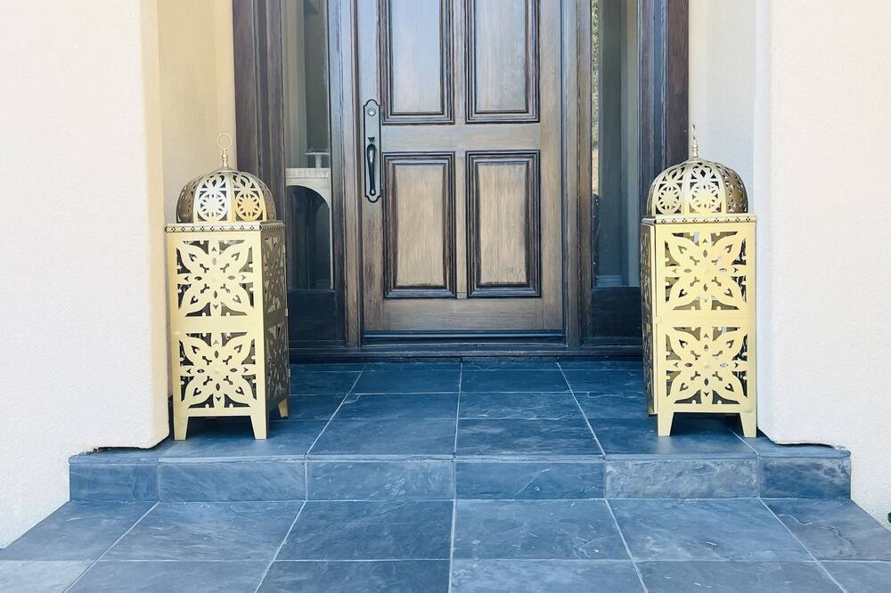 Photo of Others in Saratoga