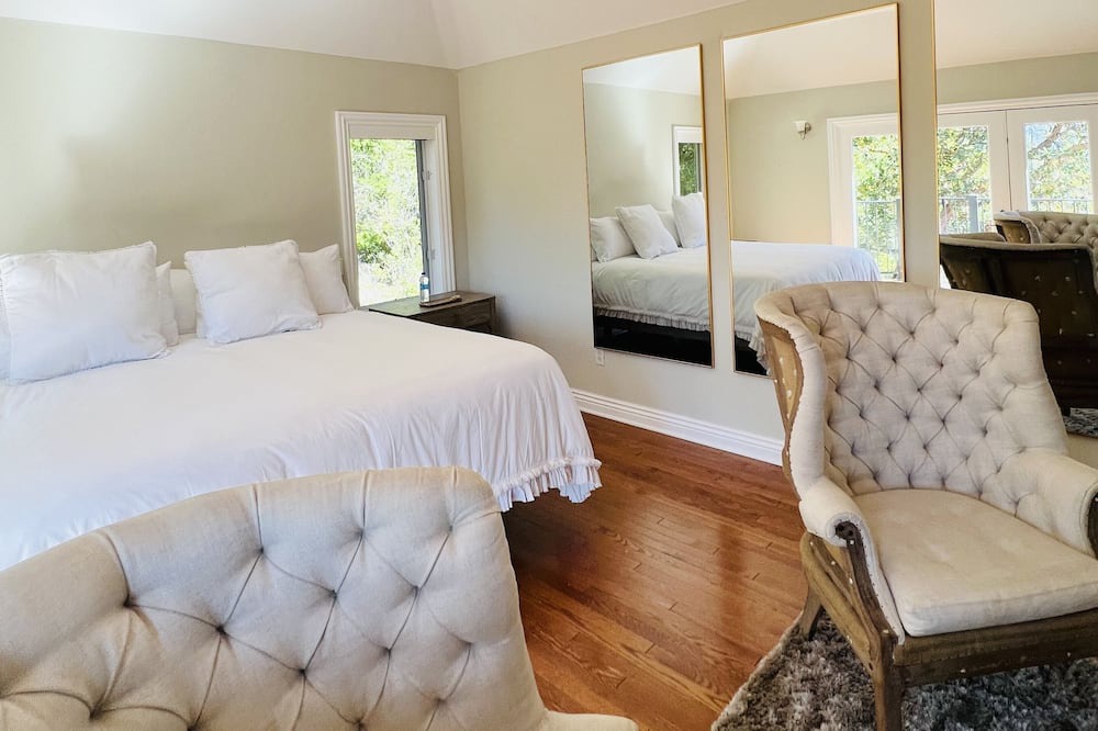 Photo of Bedroom in Saratoga