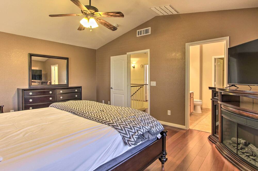 Photo of Bedroom in Fireside at Norterra