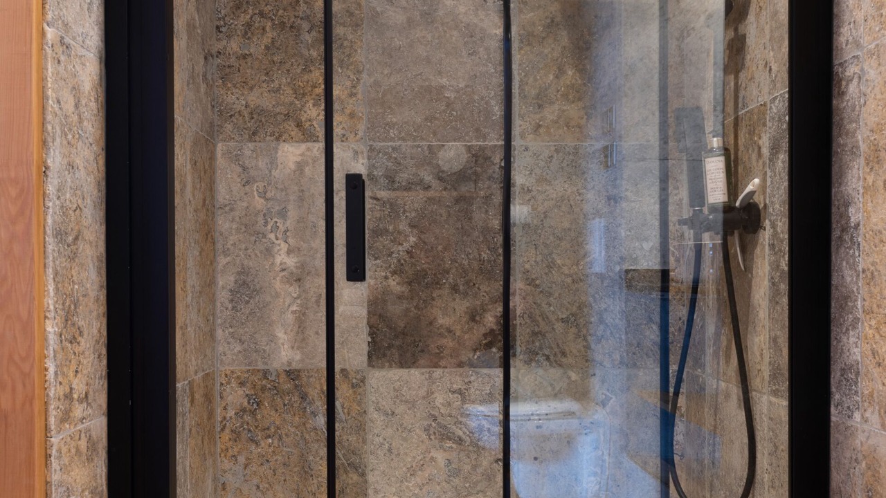 Photo of Bathroom in Cucuron