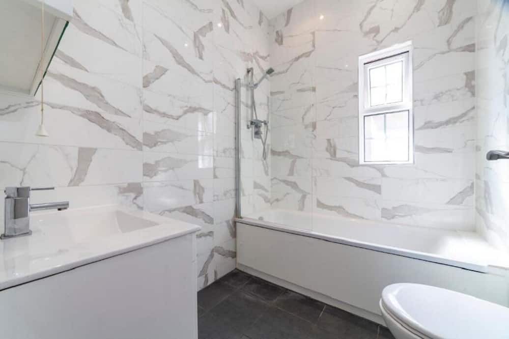 Photo of Bathroom in Villie-Morgon