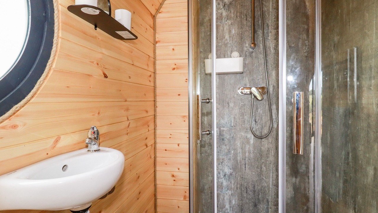 Photo of Others in Mabe