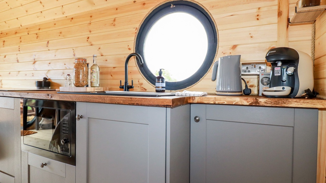 Photo of Others in Mabe