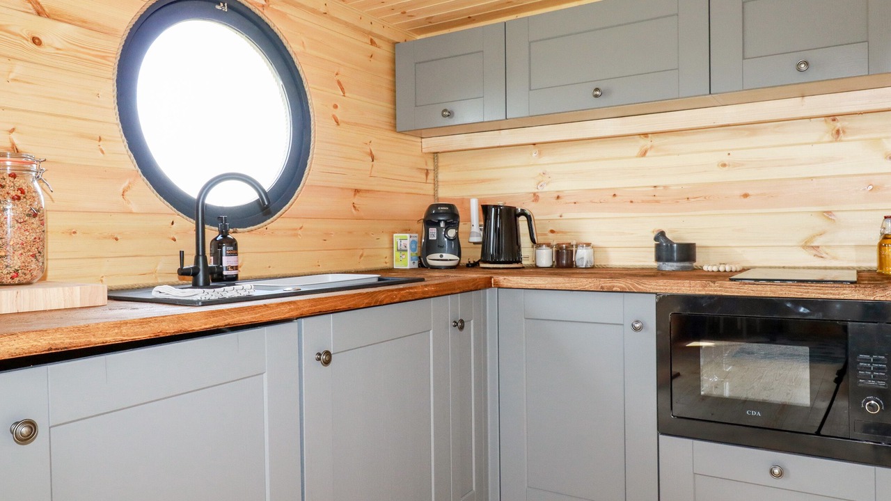 Photo of Others in Mabe