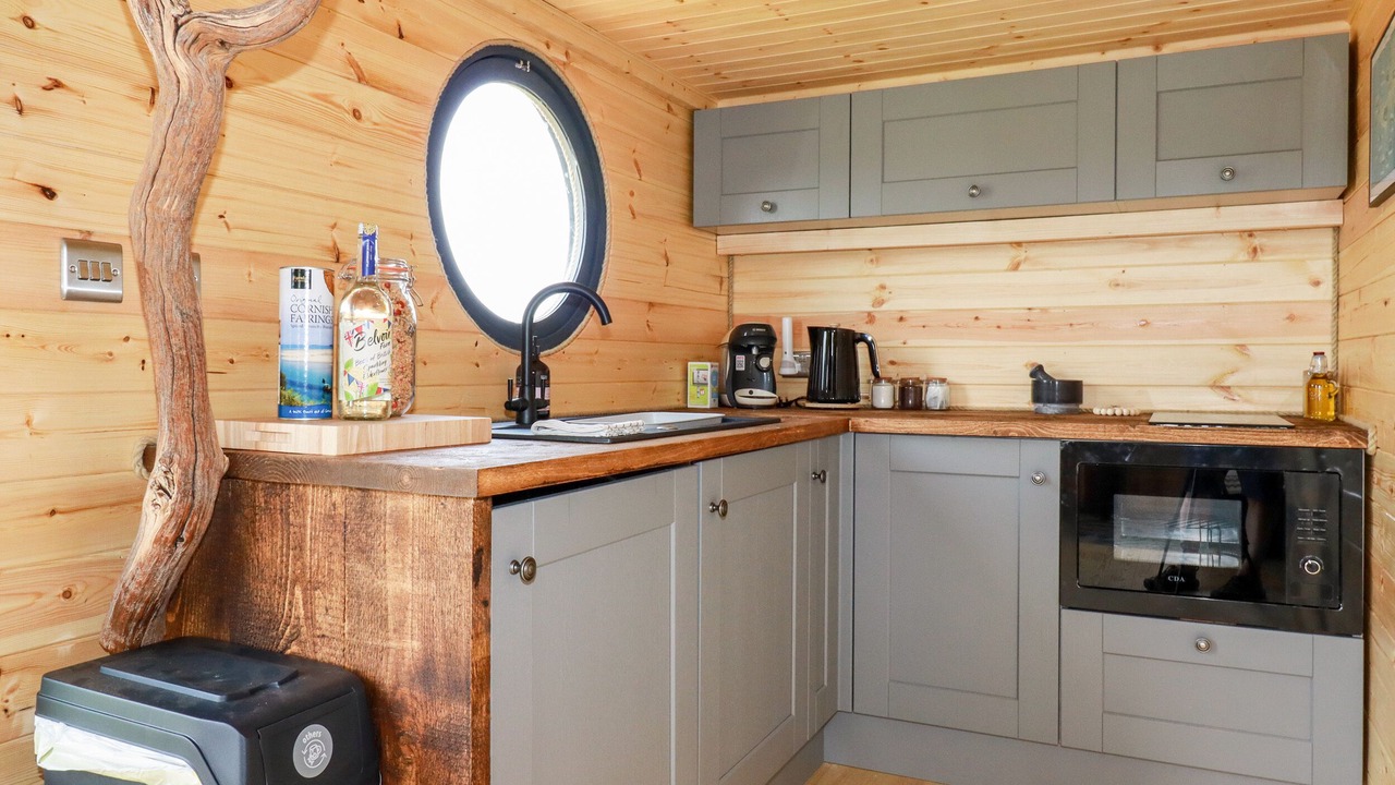 Photo of Others in Mabe