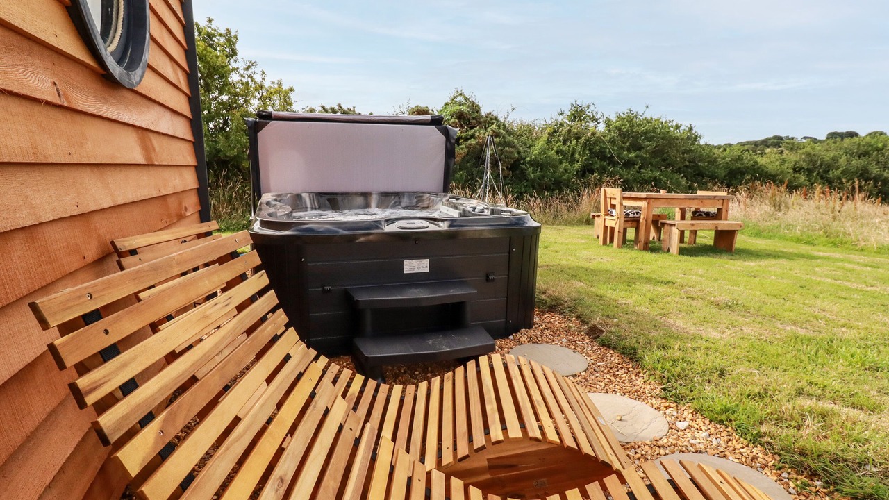 Photo of Others in Mabe