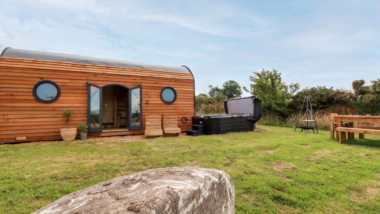 Photo of Outdoor in Mabe