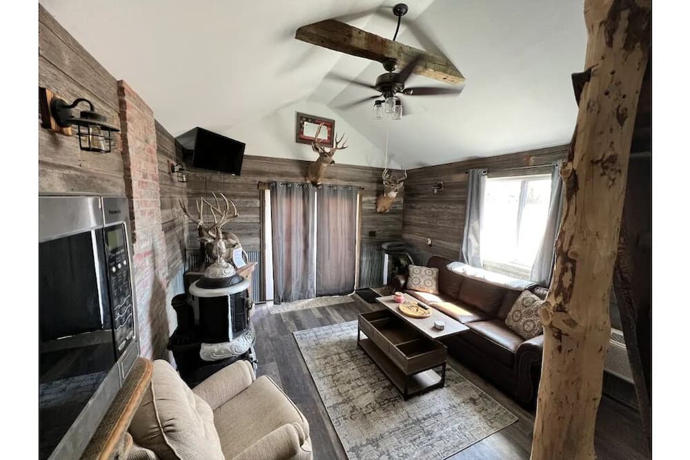 Photo of Livingroom in Edson