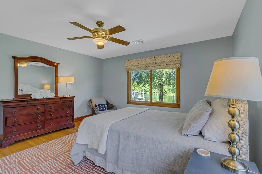 Photo of Bedroom in Reedville