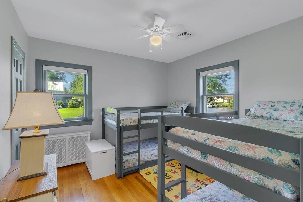 Photo of Bedroom in Reedville