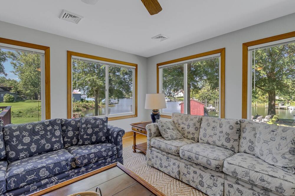 Photo of Livingroom in Reedville