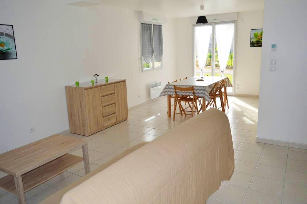 Photo of Livingroom in Saint-Laurent-sur-Mer