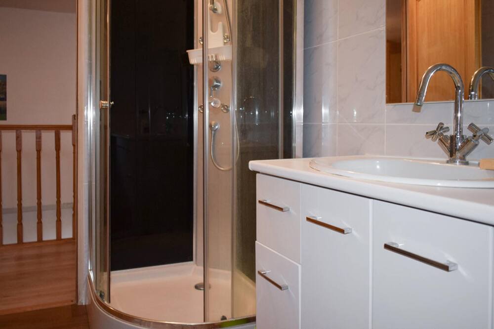 Photo of Bathroom in Channay-sur-Lathan