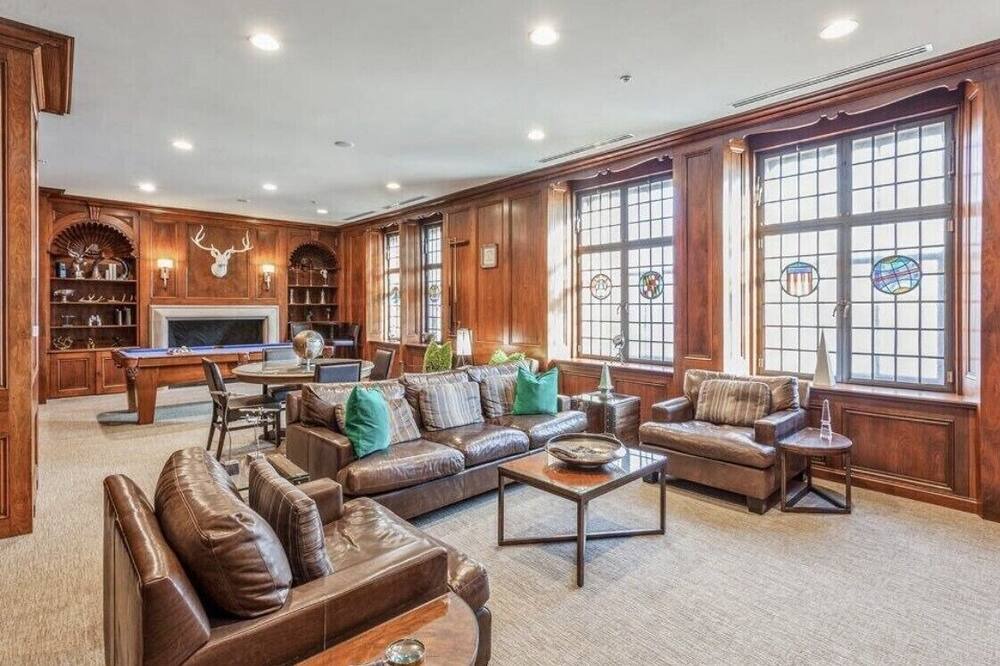 Photo of Livingroom in Inner Harbor