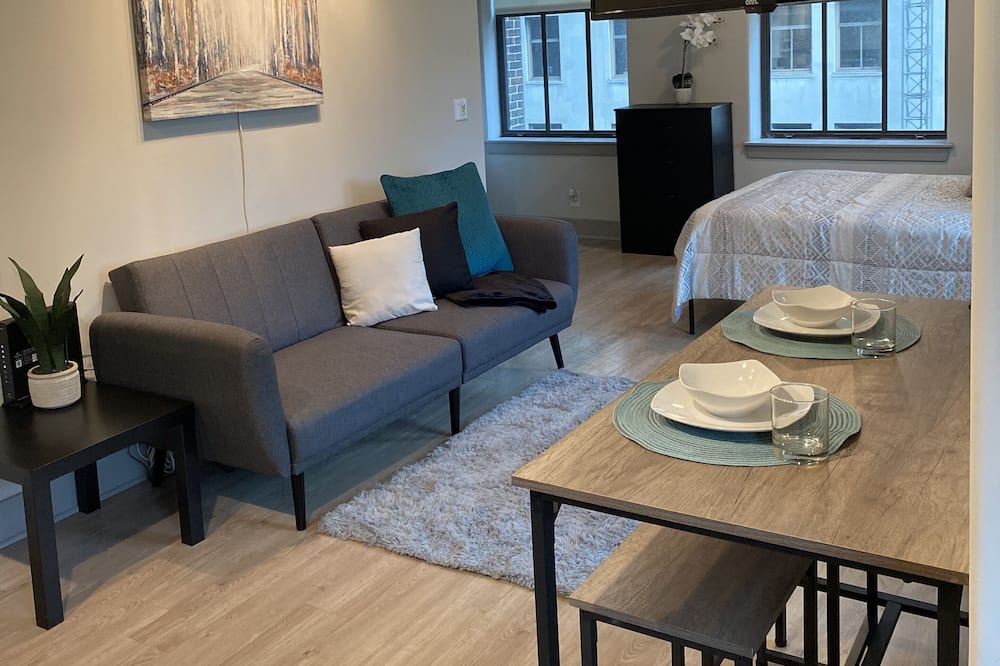 Photo of Livingroom in Inner Harbor
