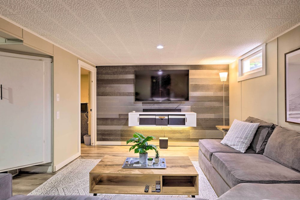 Photo of Livingroom in Roxhill