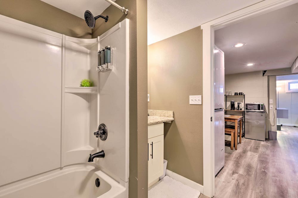 Photo of Bedroom in Roxhill