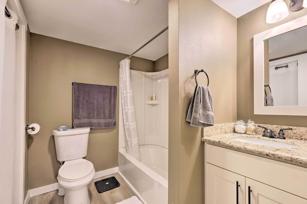 Photo of Bedroom in Roxhill