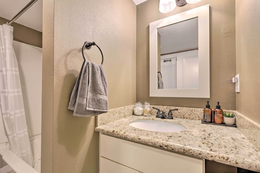 Photo of Bathroom in Roxhill