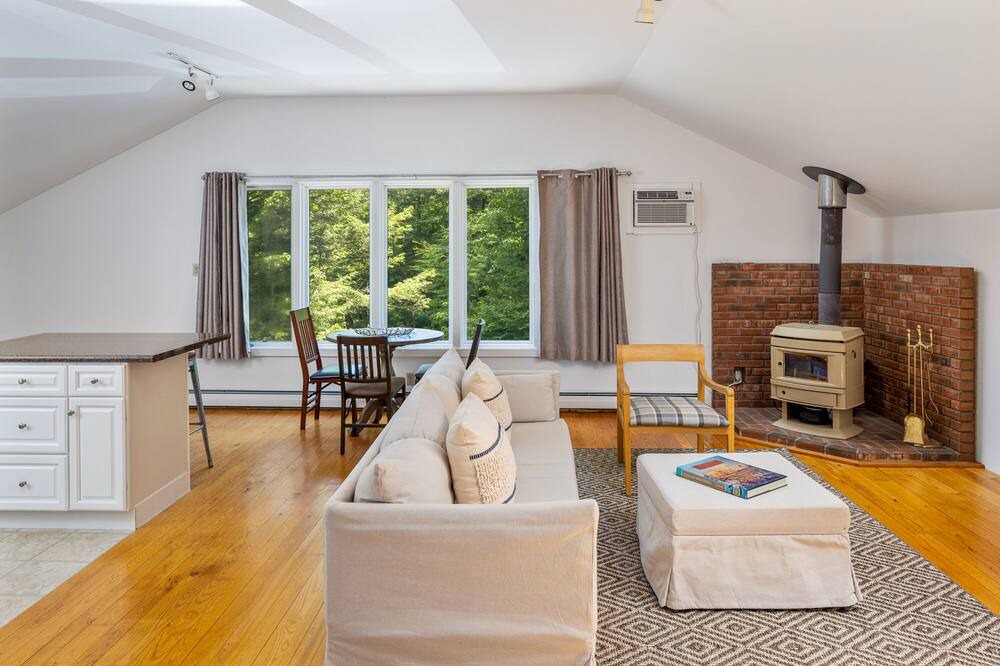 Photo of Bedroom in Hillsdale