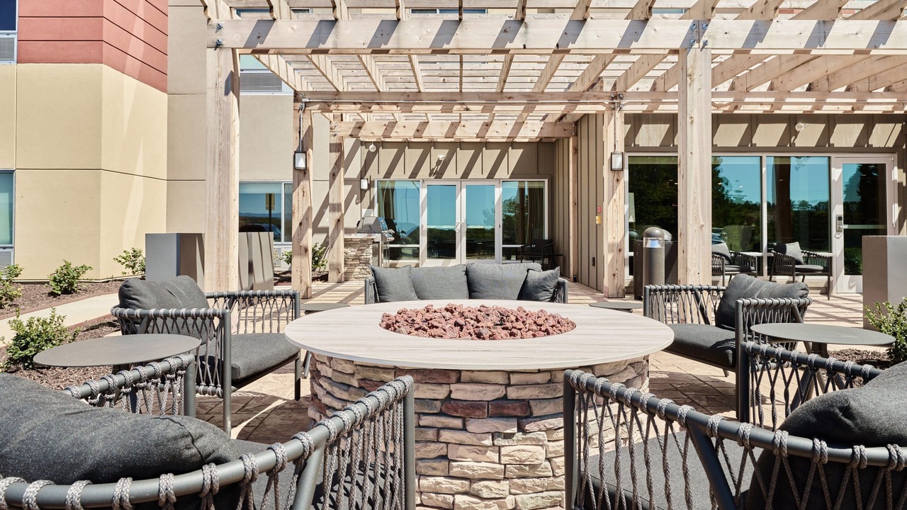 Photo of Patio Balcony in East Ridge