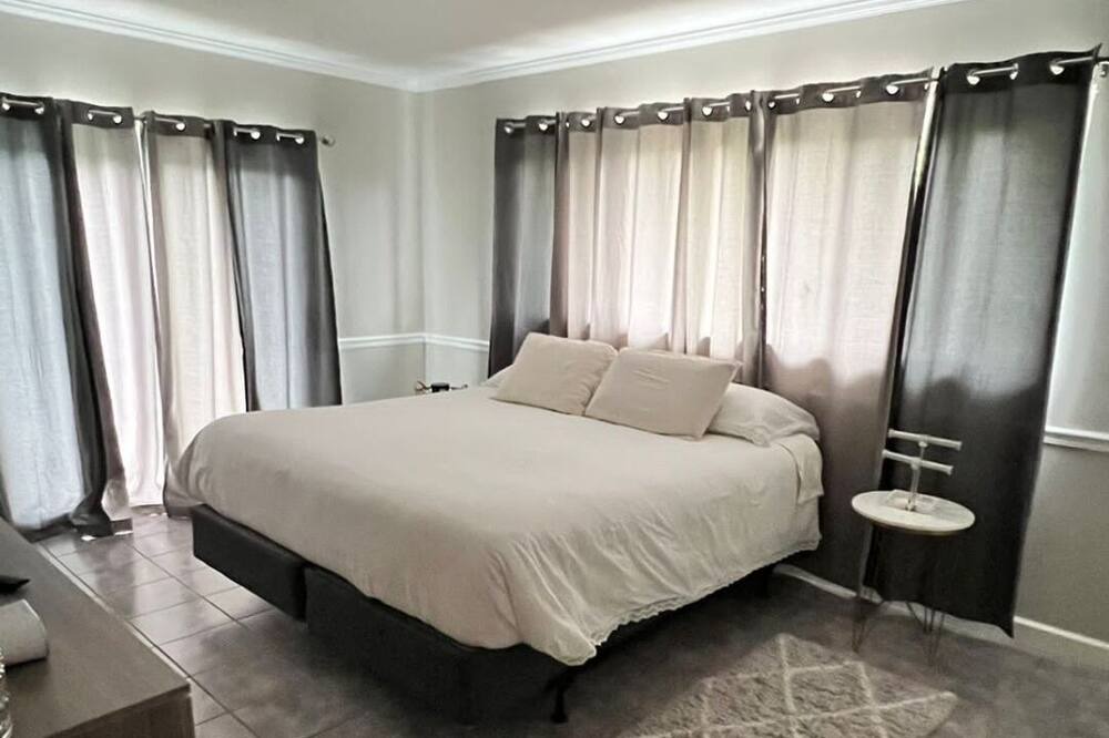 Photo of Bedroom in Bal Harbour
