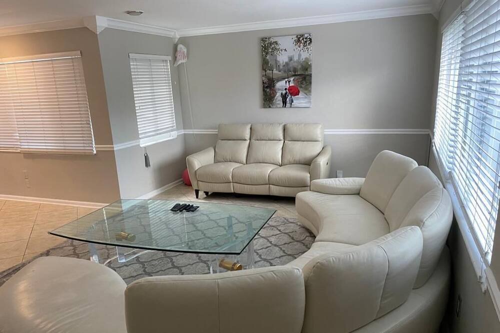 Photo of Livingroom in Bal Harbour