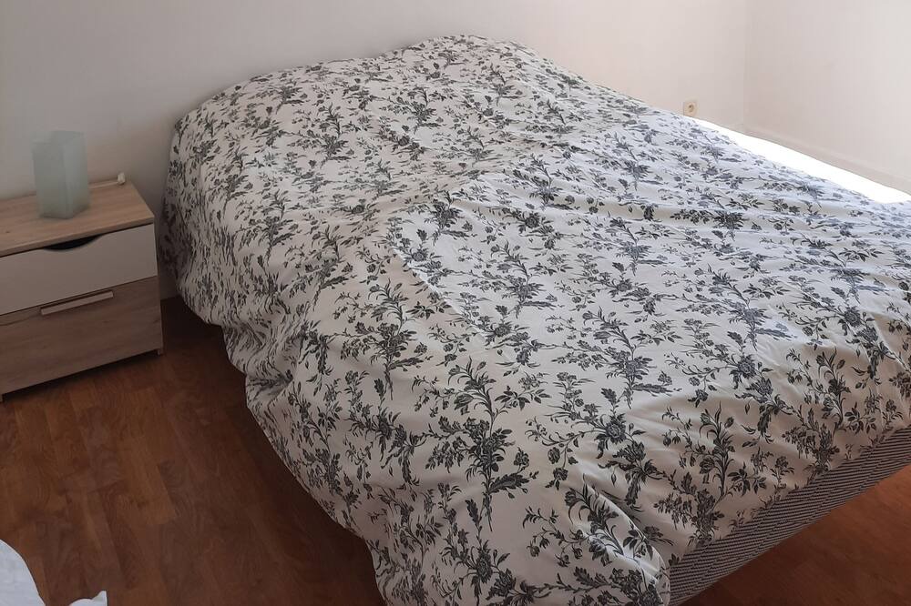 Photo of Bedroom in Roz-Landrieux