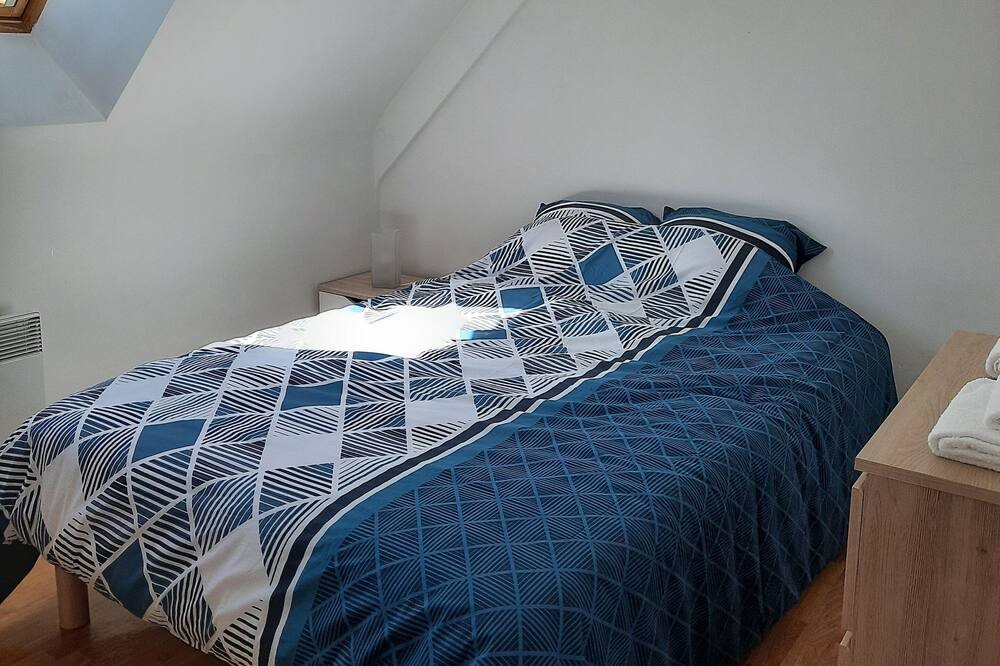 Photo of Bedroom in Roz-Landrieux